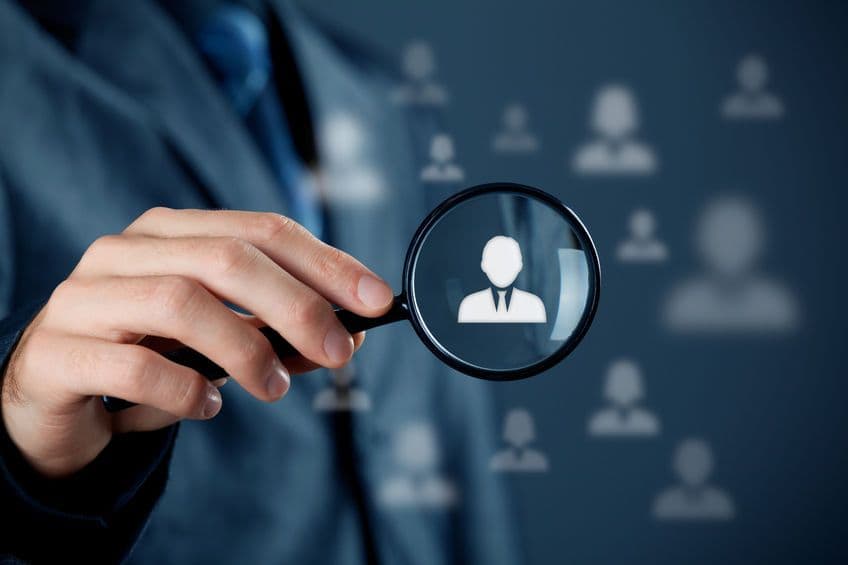Responsive dealership marketing model adjusting to customer engagement